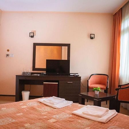Hotel Ezeroto Stara Zagora Exterior photo
